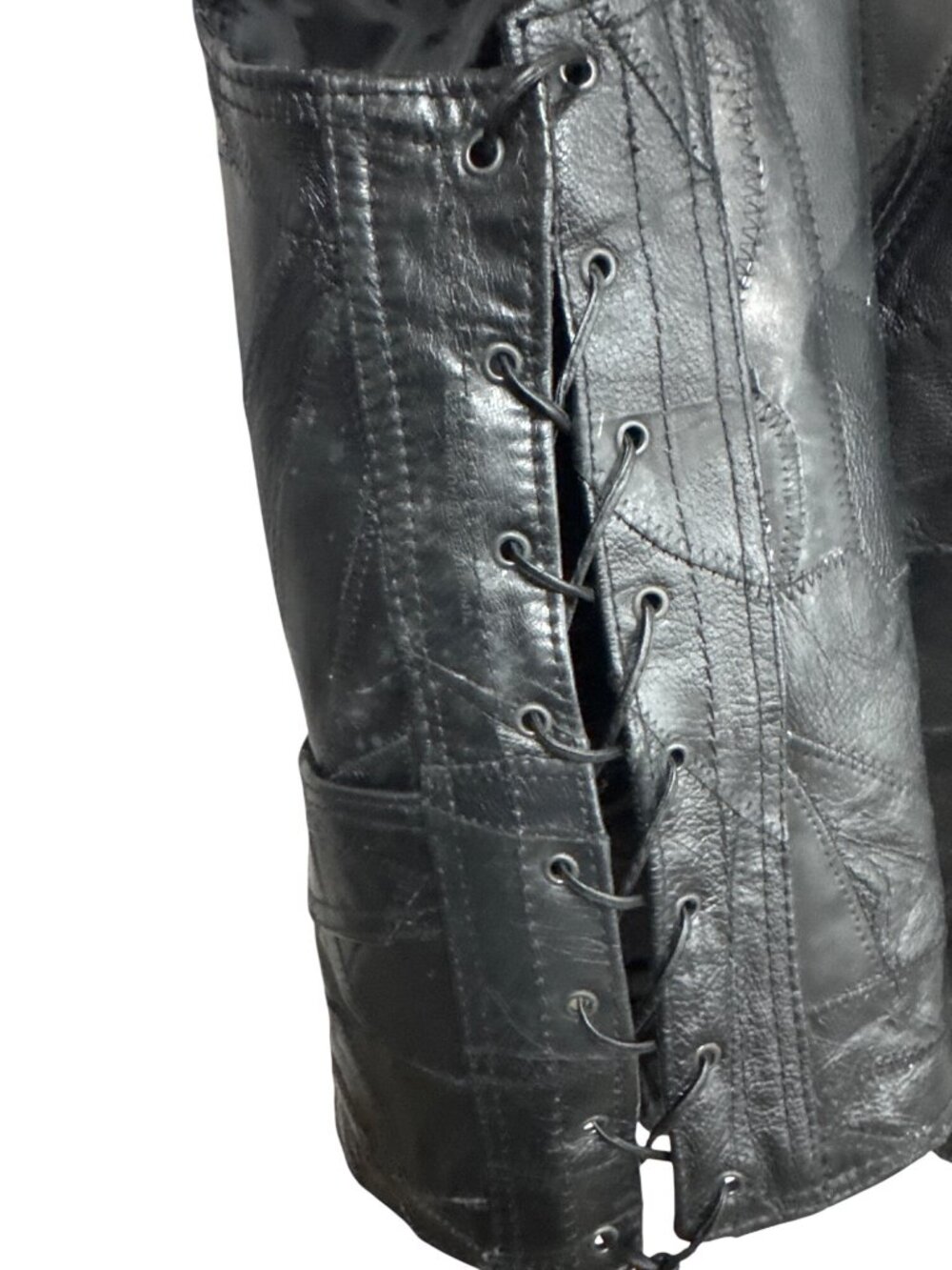 Diamond Plate Buffalo Leather Vest With Side Laces & Snap Buttons - Picture 7 of 8